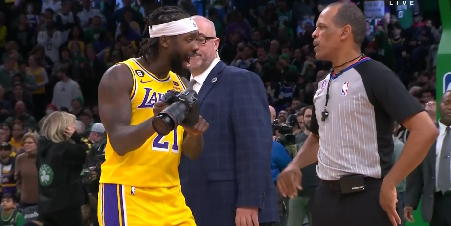  名場(chǎng)面！貝弗利：詹姆斯得不到哨子 還記得我拿相機(jī)找裁判嗎