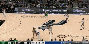  這合理嗎？保羅搶斷上球 文班l(xiāng)ogo處直接轟進(jìn)超遠(yuǎn)三分打停雄鹿