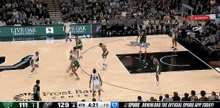  恐怖的天賦！文班亞馬罰球線內(nèi)一步起飛上演大劈扣！