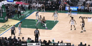  找回場子！字母哥背打&假動作+轉(zhuǎn)身晃開阿爾達馬 上演鯊魚式隔扣