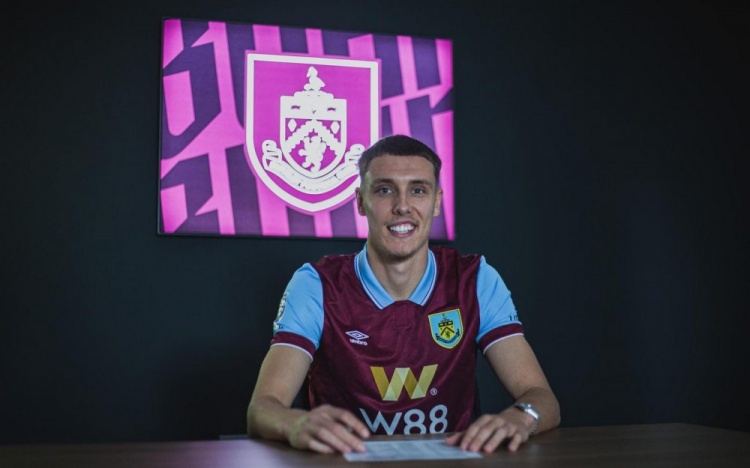  記者：熱刺2000萬(wàn)鎊報(bào)價(jià)22歲后衛(wèi)艾斯特福，伯恩利要價(jià)3000萬(wàn)鎊