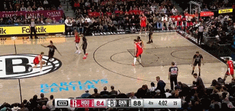  這球關(guān)鍵！謝潑德接申京分球飆中空位三分 分差只剩一分了