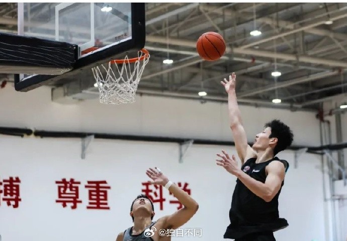  青島隊記：球隊大年初六已集合 因傷離隊的鮑威爾已經回歸