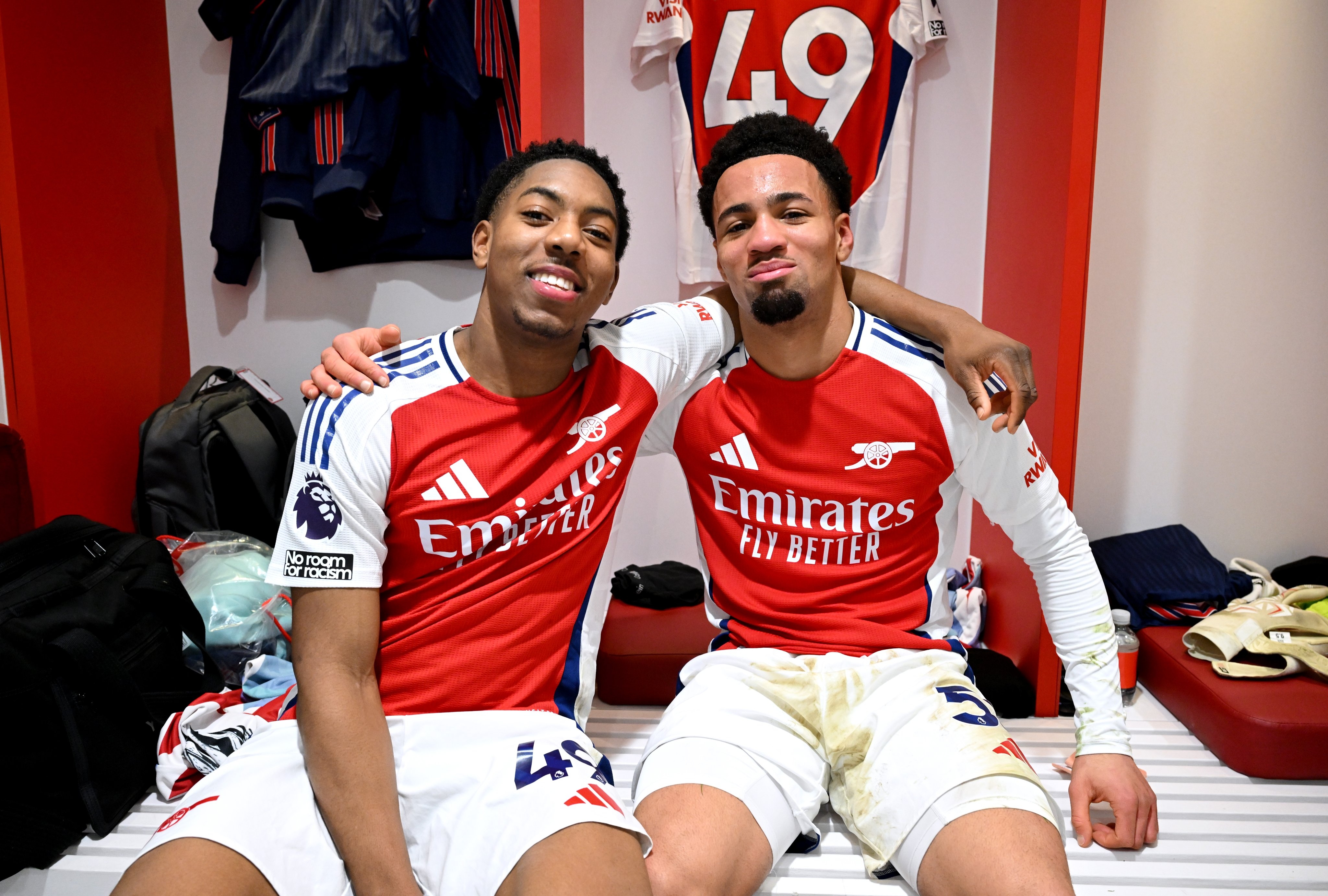  恩瓦內(nèi)里破門&斯凱利助攻，歐冠首次有兩名英格蘭U19球員包辦進(jìn)球