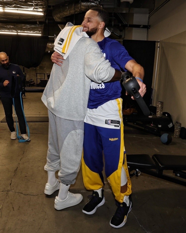  期待后續(xù)表現(xiàn)！庫(kù)里：巴特勒的到來(lái)讓球隊(duì)煥發(fā)了活力