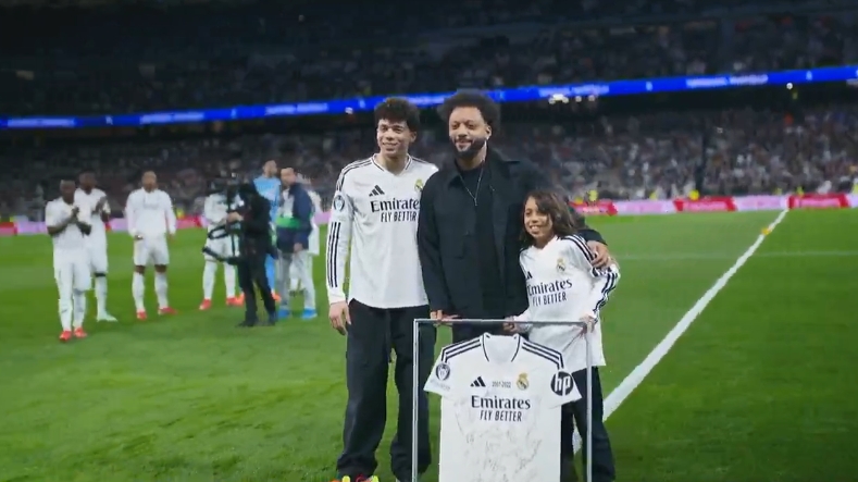  致敬傳奇！皇馬為馬塞洛舉行告別儀式，全隊(duì)和球迷送上掌聲