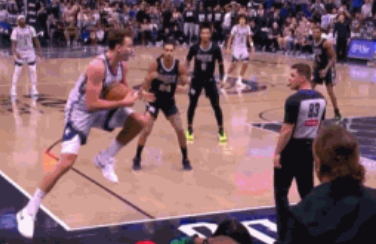  關(guān)鍵一球！小瓦格納極限救球 空中喊出暫停