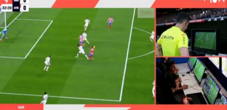  拉奧斯：令人難以置信的是，主裁竟然只根據(jù)一張定格照片做出判罰