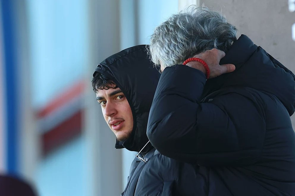  圖片報(bào)：利用周六休息，帕夫洛維奇現(xiàn)場觀戰(zhàn)拜仁U19比賽