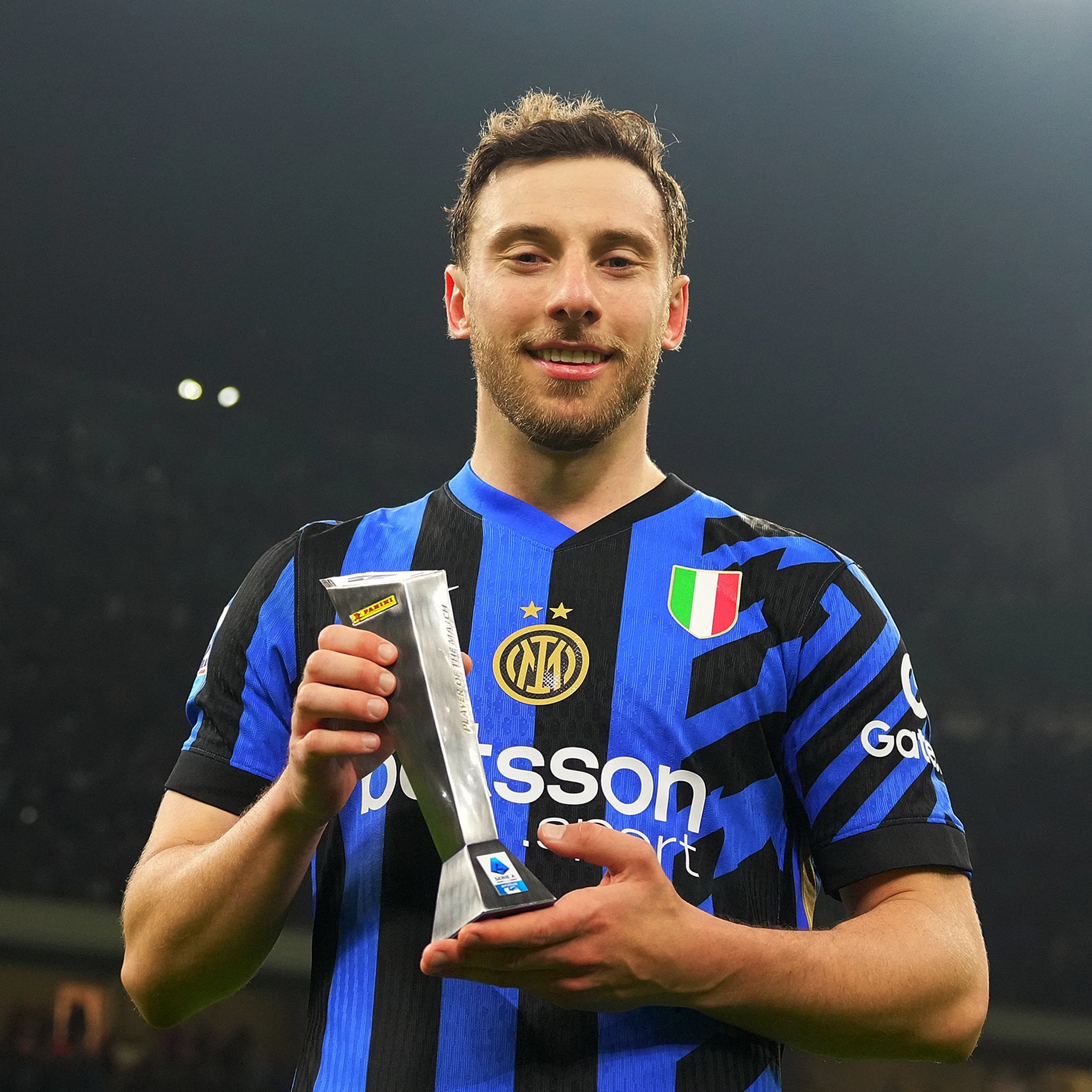  傳中造制勝球！官方：奧古斯托當(dāng)選國米2-1佛羅倫薩全場最佳球員