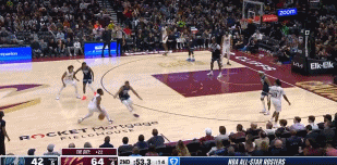  米切爾突破吸引防守送擊地妙傳 籃下空位阿倫輕松扣進