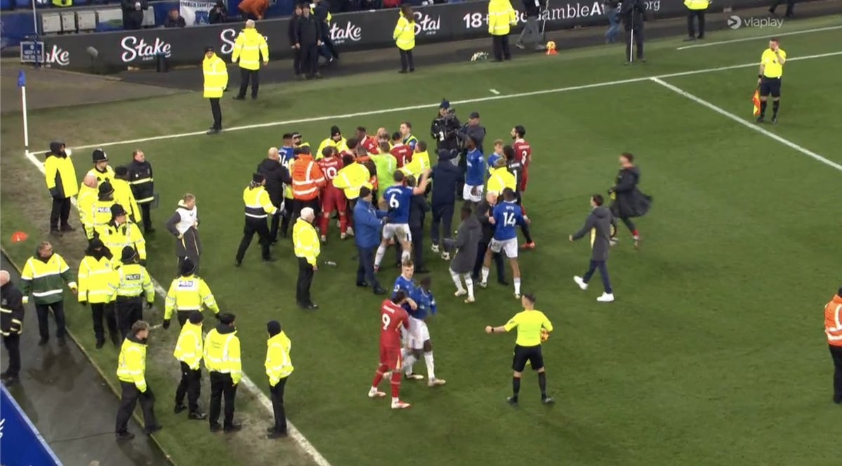  德比遭絕平！紅軍球迷：制造爭(zhēng)冠懸念很正常，但不用擔(dān)心阿森納