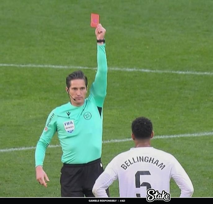  TA：貝林厄姆對(duì)自己被罰下非常氣憤，因此賽后主動(dòng)接受采訪解釋