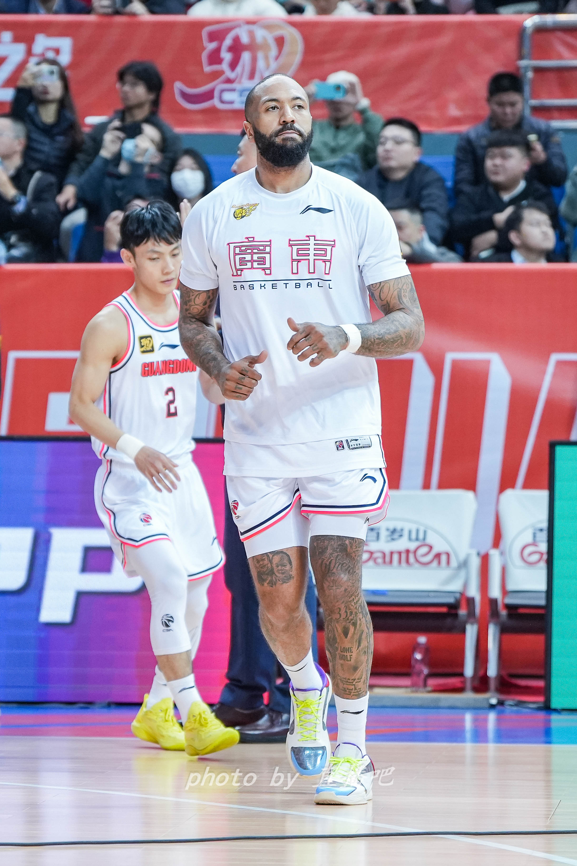  打得不錯(cuò)！36歲吉倫沃特原本的第三外援卻成廣東男籃的真大腿