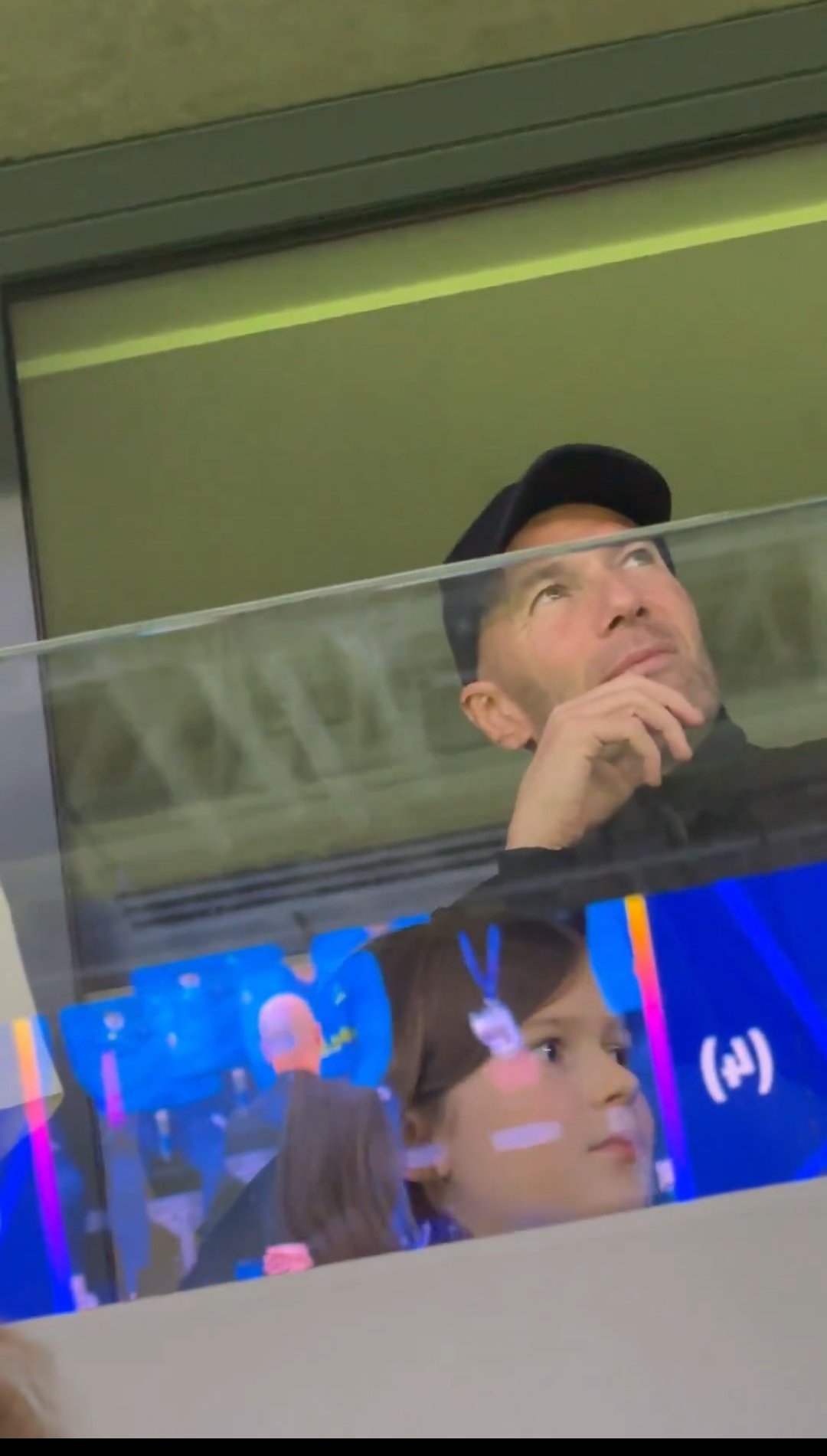  支持老東家，齊達內(nèi)回伯納烏觀戰(zhàn)皇馬vs曼城