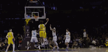  狀態(tài)真好！詹姆斯暴扣三分樣樣都來(lái) 拿下湖人前10分中的8分