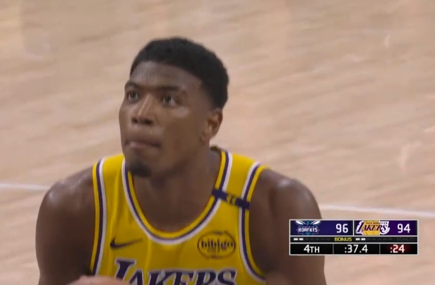  37秒落后兩分！八村塁籃下被犯規(guī)兩罰不中 回頭鮑爾打進領(lǐng)先4分