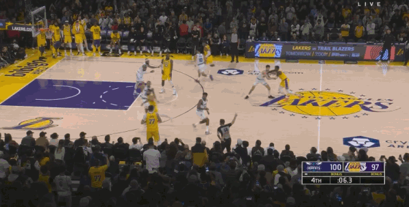  可惜！詹姆斯最后連續(xù)兩次三分出手均彈筐而出錯(cuò)失絕平