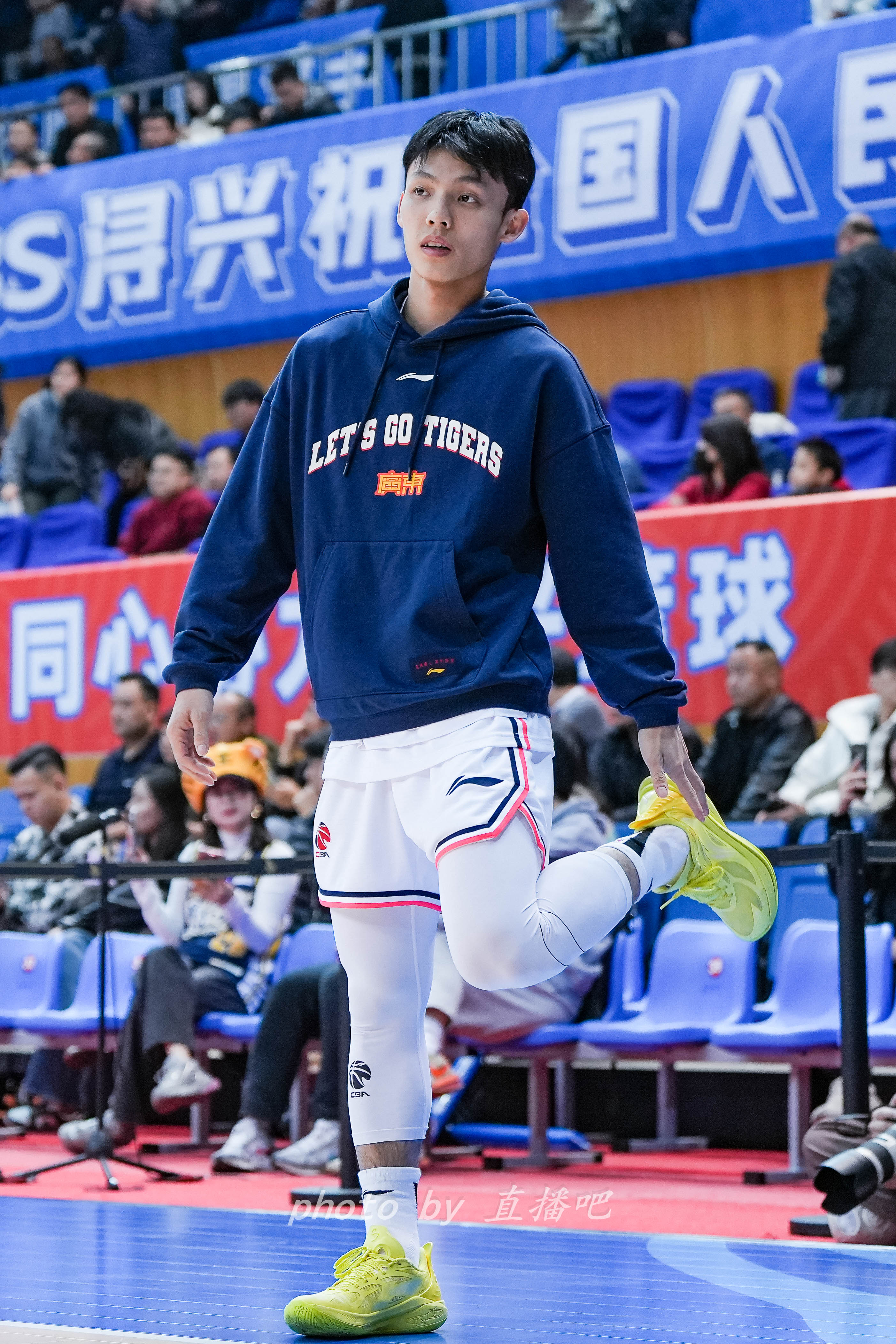  “控球中鋒”！徐杰這身體素質有億點東西