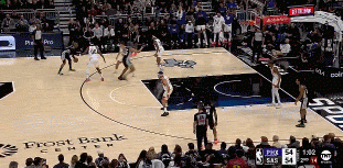  穩(wěn)住局勢！保羅自己三分命中 又助攻索漢命中半場壓哨三分