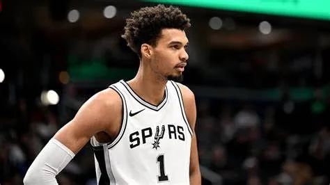  文班亞馬，賽季結(jié)束：本來正描繪著未來傳奇的框架呢