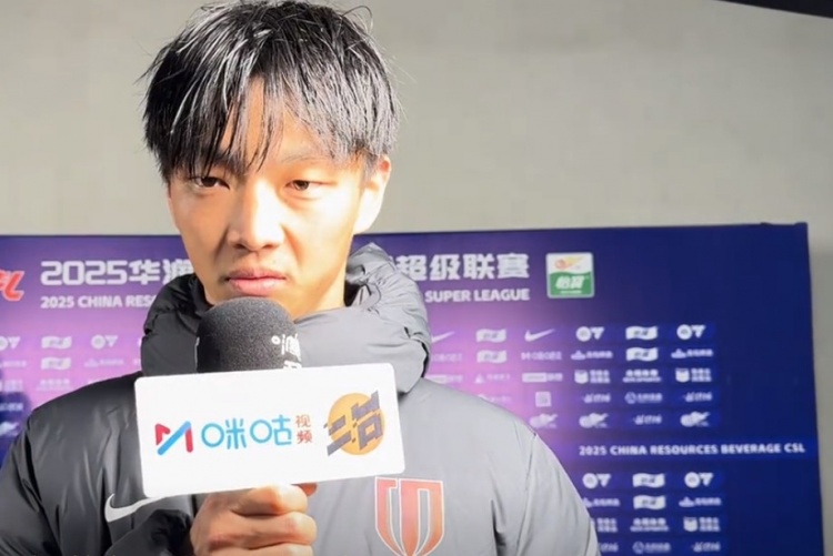  楊明洋：自己第一場表現(xiàn)還可以，訓(xùn)練中的技戰(zhàn)術(shù)基本上踢出來了