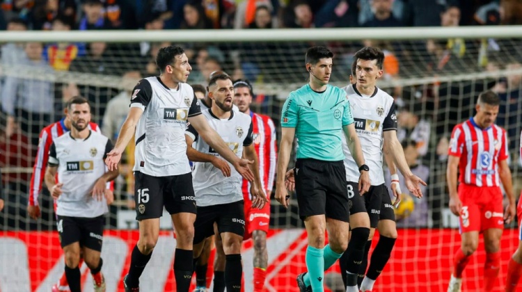  不滿裁判判罰，瓦倫西亞賽后發(fā)文：我們尊重裁判，但這是一個(gè)點(diǎn)球