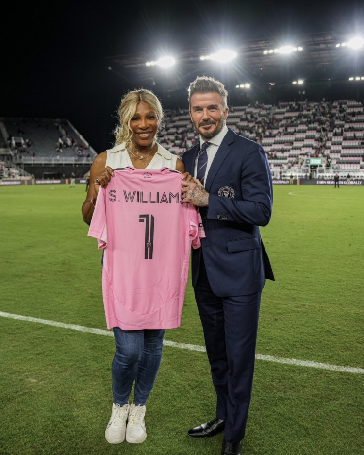  小威現(xiàn)場(chǎng)觀看邁阿密國(guó)際美職聯(lián)揭幕戰(zhàn)，獲貝克漢姆贈(zèng)送紀(jì)念球衣