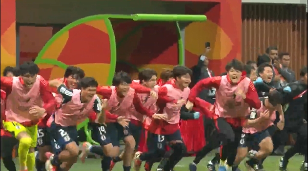  又是悲喜兩重天！日本直通世青賽縱情慶祝，伊朗球員仰天長嘯