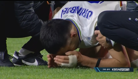  無法承受之痛！烏茲別克斯坦U20點(diǎn)球大戰(zhàn)3度罰丟，出局后集體痛哭