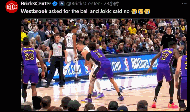  約基奇單打 威少空切后約基奇直搖頭示意機會不好 隨后助戈登暴扣