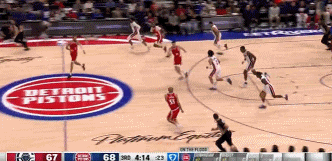  華麗也實(shí)用！康寧漢姆反擊背運(yùn)過(guò)人 順勢(shì)拋傳助杜倫空接暴扣！