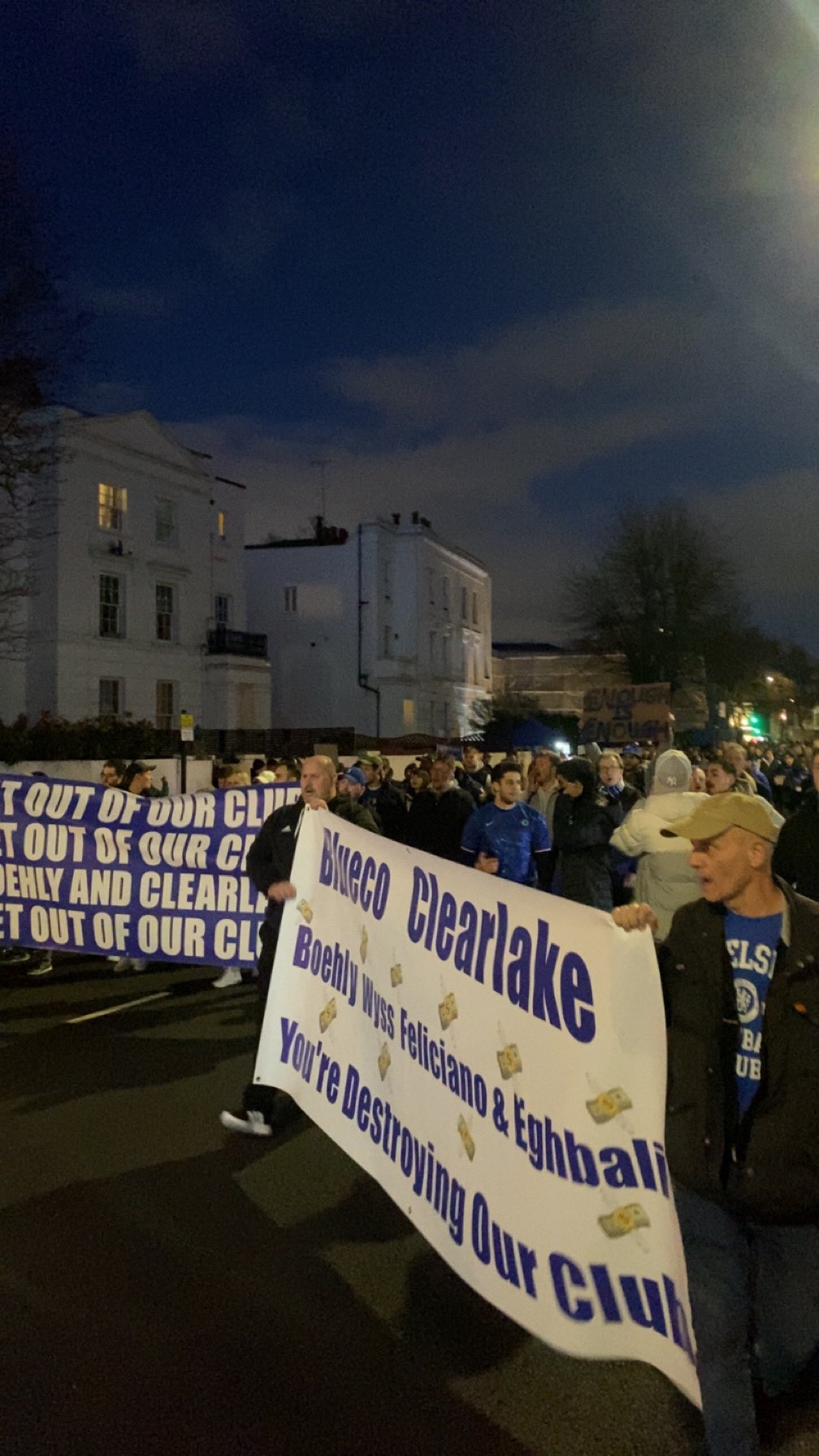  伯利&清湖資本OUT！切爾西球迷賽前舉橫幅抗議藍(lán)軍高層