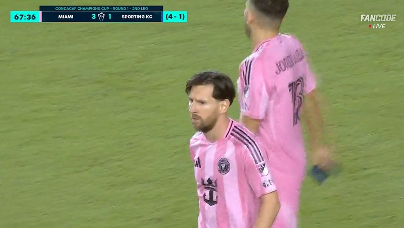  下班！比賽第68分鐘梅西被替換下場，直接返回更衣室