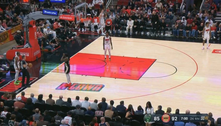  攻防壓制！雄鹿5分鐘沒得分 火箭打出7-0占據(jù)主動