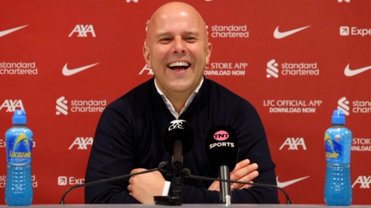  斯洛特：前兩天我兒子告訴我犯了大錯(cuò)，因?yàn)槲艺f(shuō)C羅沒(méi)踢過(guò)英超