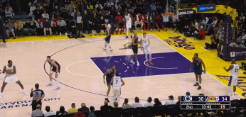  自信心上來了！克內(nèi)克特次節(jié)先高難撤步三分 再頂人出手三分還中