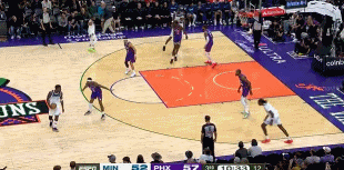  飆起來了！愛德華茲連續(xù)投進(jìn)3記三分 緊緊咬住比分