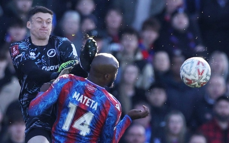  標晚：米爾沃爾球迷唱歌諷遭飛踹的馬特塔，稱“縫25針還是少了”