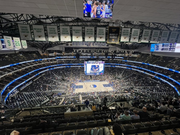  難受日！獨(dú)行俠主場慘敗 比賽還剩4分鐘時主場球迷大部分已離開