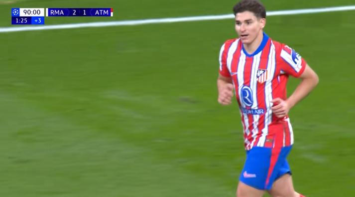  拼勁十足！打滿全場(chǎng)的小蜘蛛補(bǔ)時(shí)還在逼搶皇馬后防，差點(diǎn)拼得角球