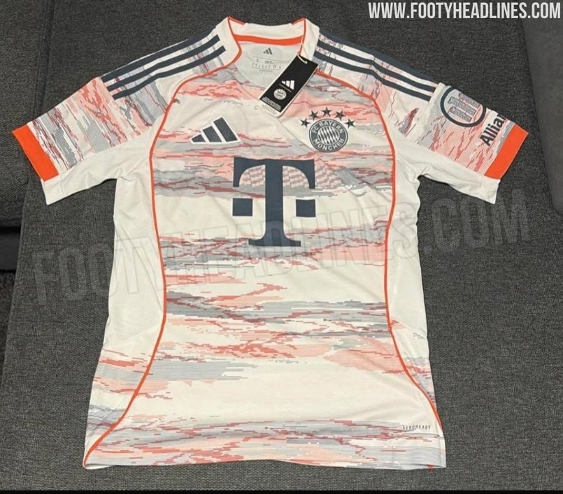  拜仁25-26賽季客場(chǎng)球衣曝光，白色搭配紅色灰色抽象圖案