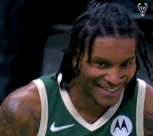  有丶東西！小凱文-波特加盟雄鹿前10場(chǎng)內(nèi)便攬下三雙 隊(duì)史首人！