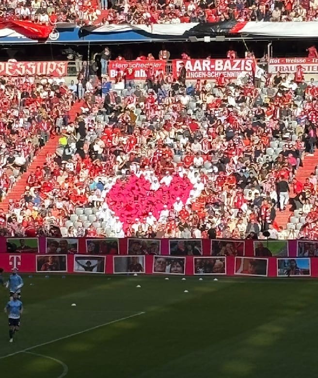  含多重含義！圖片報(bào)：拜仁安聯(lián)球場看臺(tái)的T形圖案被心形圖案取代