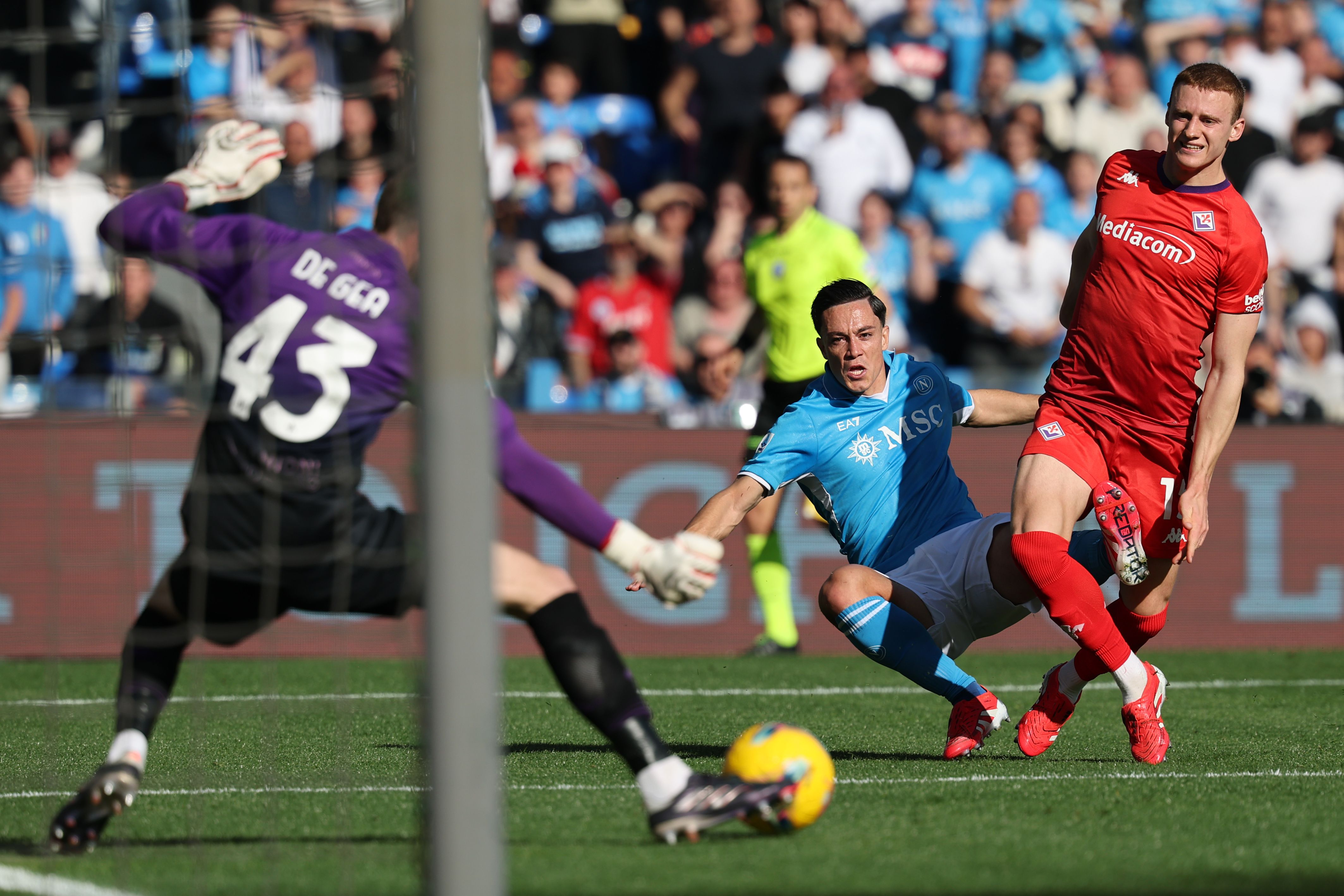  門神盡力局！34歲德赫亞全場(chǎng)9次撲救獲評(píng)9分！屢次神撲化解單刀