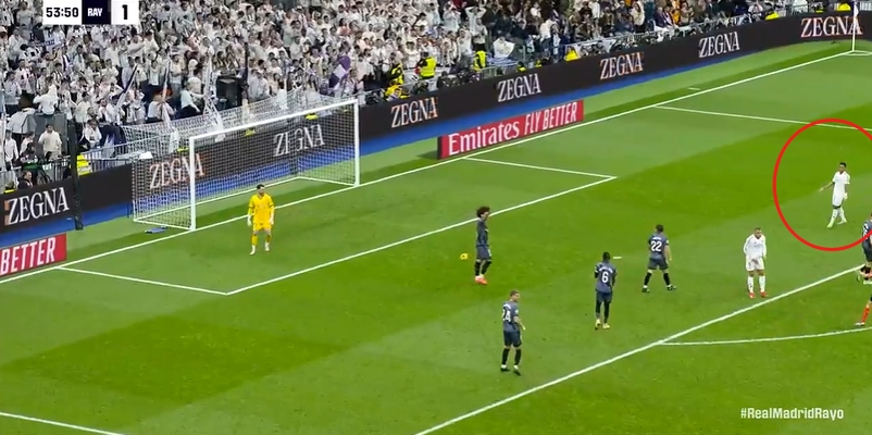  姆巴佩內(nèi)切單干打近角，無(wú)人看防的羅德里戈攤手示意“傳我啊”