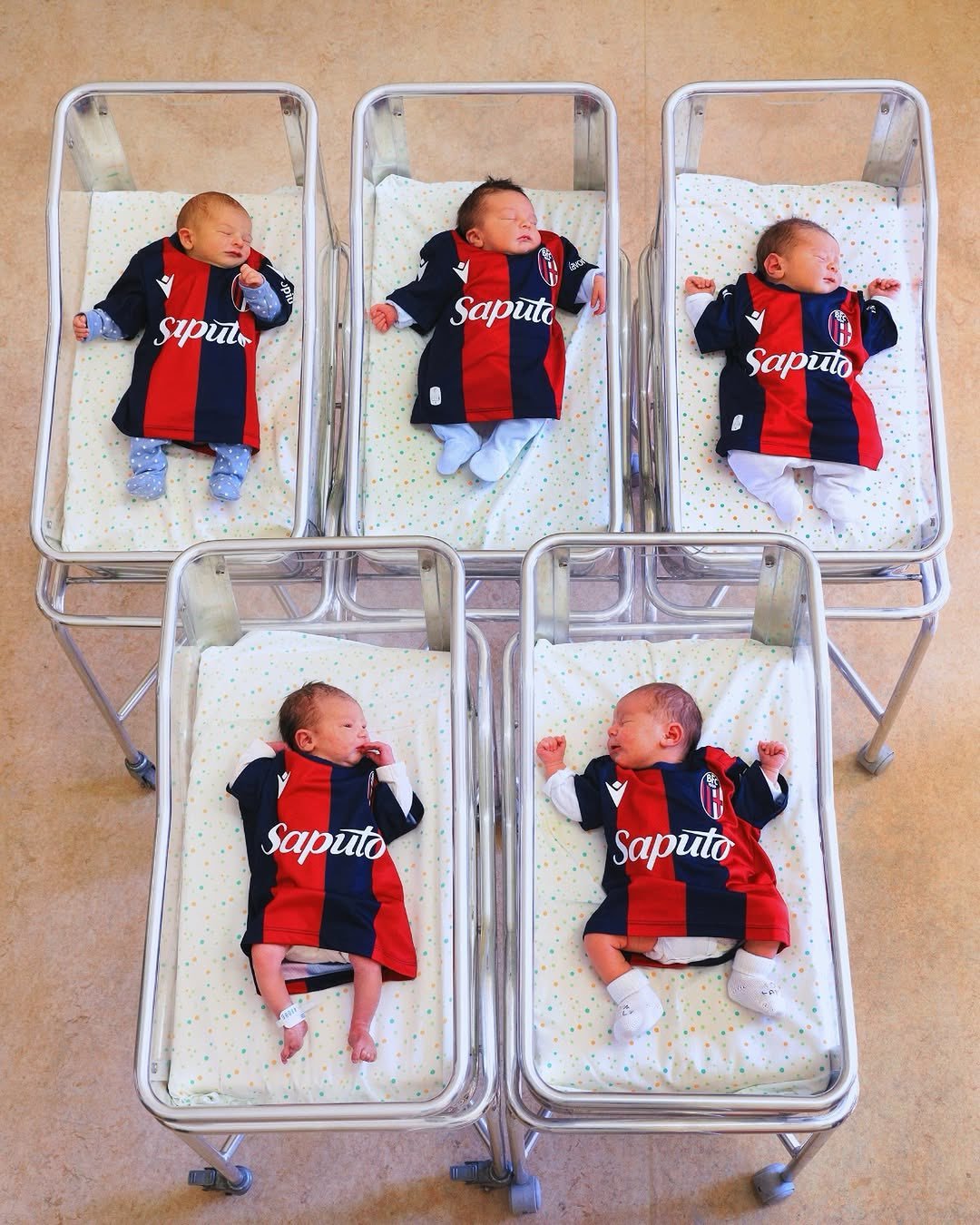  文化傳承！博洛尼亞決定，向每一位在本市出生的新生兒贈(zèng)送球衣