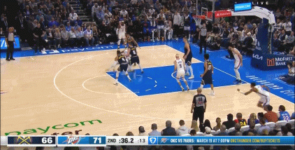  奮不顧身！飛上觀眾席！多特飛身救球 卡魯索上籃得手