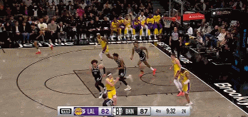  追身超遠(yuǎn)三分！克內(nèi)克特接里夫斯助攻 距離三分線一步手起刀落