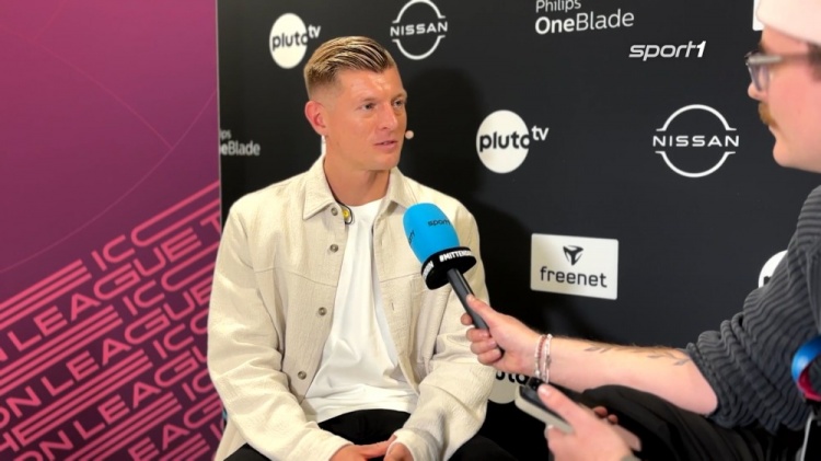  克羅斯參加室內(nèi)五人制比賽并贏球，時(shí)隔20余年再與弟弟并肩作戰(zhàn)